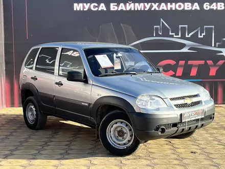 Chevrolet Niva 2015 года за 3 350 000 тг. в Атырау – фото 3