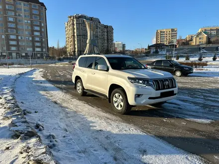 Toyota Land Cruiser Prado 2022 года за 25 000 000 тг. в Костанай – фото 15