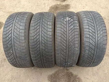 Шины 205/55 R16 — "GoodYear Vector 4Seasons" (Словения), зимние за 85 000 тг. в Астана