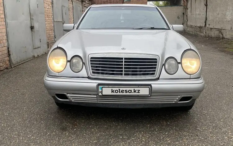 Mercedes-Benz E 240 1998 года за 2 400 000 тг. в Усть-Каменогорск