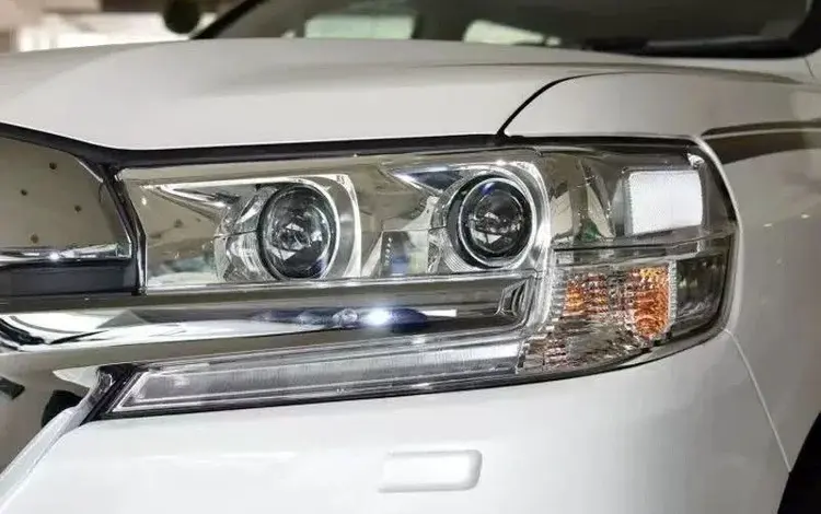 Стекла фар lc200 за 25 000 тг. в Астана