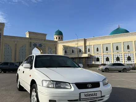 Toyota Camry 1998 года за 3 800 000 тг. в Тараз – фото 2