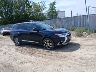 Mitsubishi Outlander, 2016