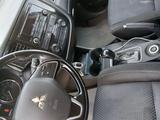 Mitsubishi Outlander 2016 годаүшін6 300 000 тг. в Атырау – фото 4