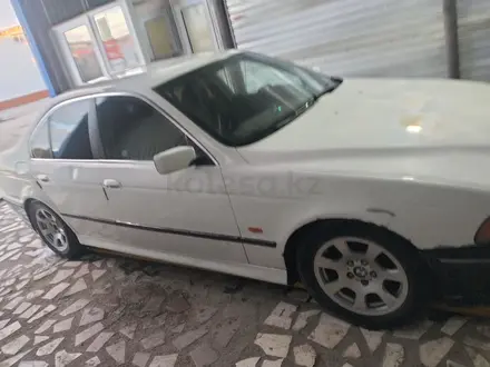 BMW 523 1996 года за 2 500 000 тг. в Караганда – фото 2