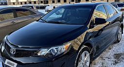 Toyota Camry 2014 года за 6 300 000 тг. в Астана – фото 2