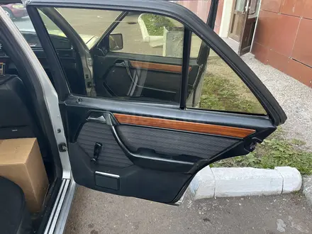 Mercedes-Benz E 220 1993 года за 1 450 000 тг. в Астана – фото 34