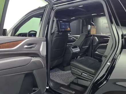 Cadillac Escalade Sport Platinum 2022 года за 52 000 000 тг. в Астана – фото 24