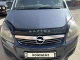 Opel Zafira 2010 года за 1 500 000 тг. в Караганда
