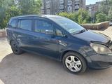 Opel Zafira 2010 года за 1 500 000 тг. в Караганда – фото 2