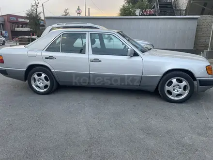 Mercedes-Benz E 230 1991 года за 2 600 000 тг. в Шымкент – фото 4