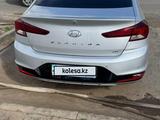 Hyundai Elantra 2019 годаfor8 800 000 тг. в Астана – фото 5