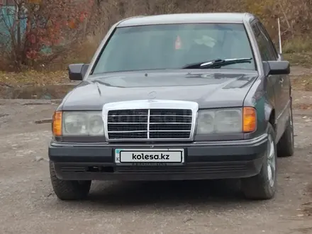 Mercedes-Benz E 220 1992 года за 2 200 000 тг. в Алматы