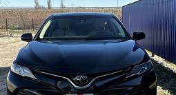 Toyota Camry 2018 года за 7 780 000 тг. в Атырау