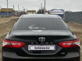 Toyota Camry 2018 года за 8 480 000 тг. в Атырау – фото 4