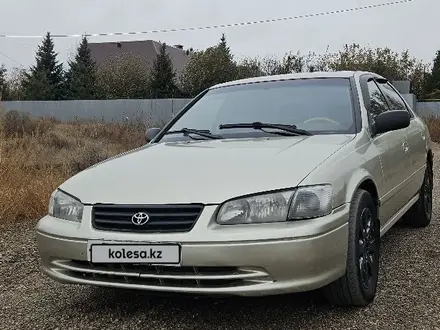 Toyota Camry 2000 года за 2 700 000 тг. в Уральск – фото 9