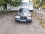 Mercedes-Benz E 300 1990 года за 1 350 000 тг. в Караганда – фото 2