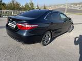 Toyota Camry 2016 года за 9 990 000 тг. в Шымкент – фото 2