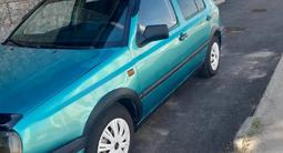 Volkswagen Golf 1994 года за 1 050 000 тг. в Алматы – фото 3