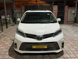 Toyota Sienna 2019 годаfor16 000 000 тг. в Алматы