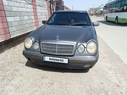 Mercedes-Benz E 230 1996 года за 2 190 000 тг. в Кызылорда – фото 2