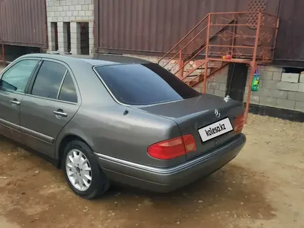 Mercedes-Benz E 230 1996 года за 2 190 000 тг. в Кызылорда – фото 21