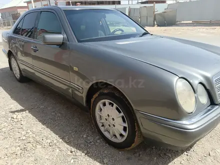 Mercedes-Benz E 230 1996 года за 2 190 000 тг. в Кызылорда – фото 4