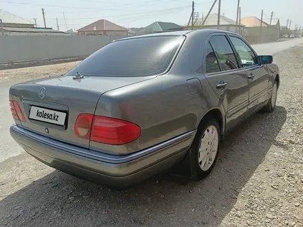 Mercedes-Benz E 230 1996 года за 2 190 000 тг. в Кызылорда – фото 6