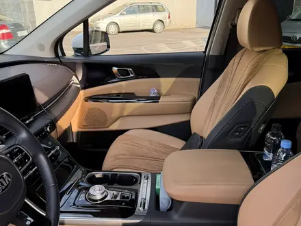 Kia Carnival 2021 года за 19 000 000 тг. в Алматы – фото 11