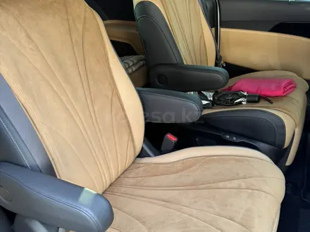 Kia Carnival 2021 года за 19 000 000 тг. в Алматы – фото 12