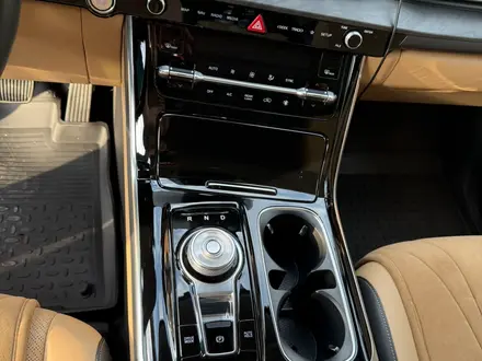 Kia Carnival 2021 года за 19 000 000 тг. в Алматы – фото 19