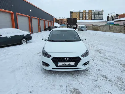 Hyundai Accent 2018 года за 7 000 000 тг. в Астана – фото 2