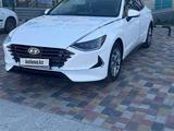 Hyundai Sonata 2023 года за 11 500 000 тг. в Атырау – фото 2