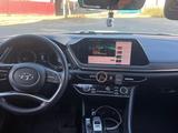 Hyundai Sonata 2023 года за 11 500 000 тг. в Атырау – фото 3