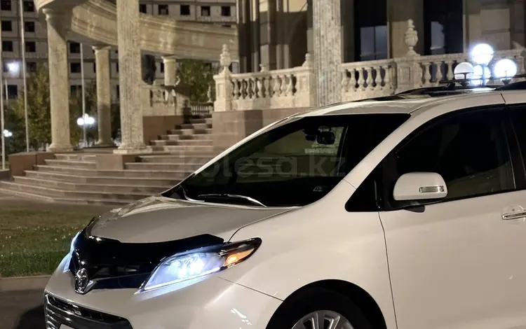 Toyota Sienna 2016 года за 15 500 000 тг. в Атырау