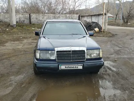 Mercedes-Benz E 260 1990 года за 2 700 000 тг. в Щучинск