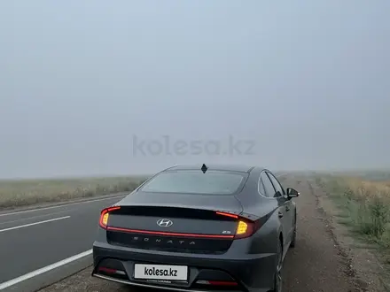 Hyundai Sonata 2020 года за 11 000 000 тг. в Актобе – фото 5