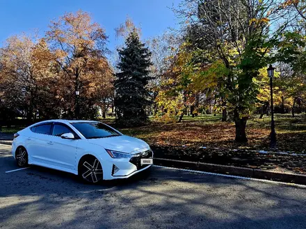 Hyundai Elantra 2019 года за 9 000 000 тг. в Алматы