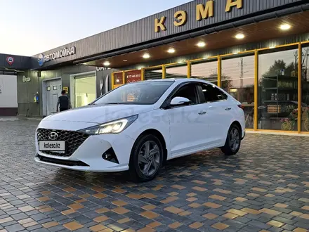 Hyundai Accent 2021 года за 9 700 000 тг. в Тараз – фото 2