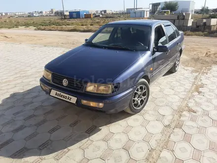 Volkswagen Passat 1995 года за 1 500 000 тг. в Актау – фото 4