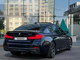 BMW 530 2023 года за 26 000 000 тг. в Алматы – фото 2