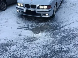 BMW 528