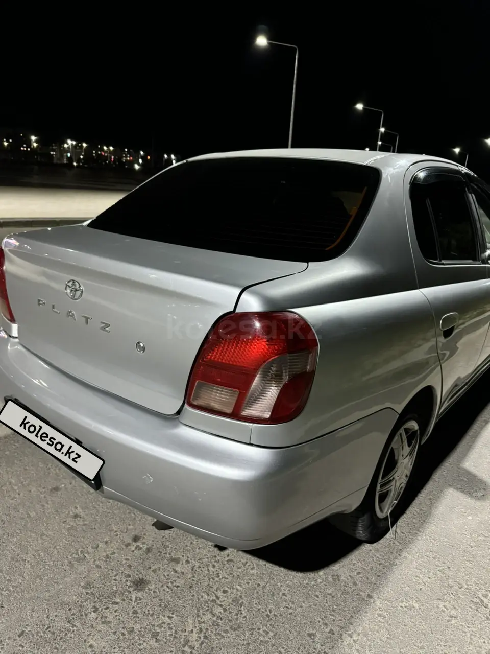 Toyota Platz, 2000