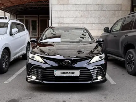 Toyota Camry 2021 года за 16 800 000 тг. в Алматы – фото 3