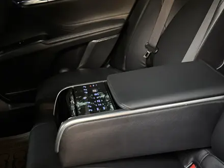 Toyota Camry 2021 года за 16 800 000 тг. в Алматы – фото 9