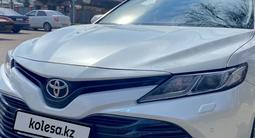 Toyota Camry 2020 года за 12 500 000 тг. в Алматы – фото 2