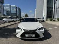 Lexus ES 250 2018 годаfor19 000 000 тг. в Астана