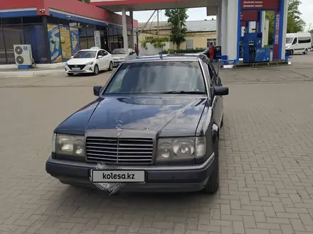 Mercedes-Benz E 230 1991 года за 1 800 000 тг. в Жанаарка – фото 2