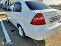 Chevrolet Aveo 2013 года за 2 650 000 тг. в Атырау – фото 3