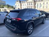 Toyota RAV4 2021 года за 14 300 000 тг. в Астана – фото 3